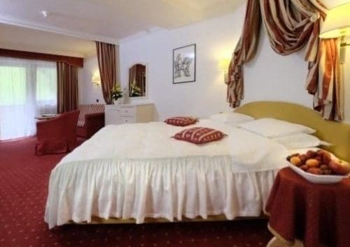 Hotel Evaldo **** is located at the foot of beautiful Marmolada Mountains