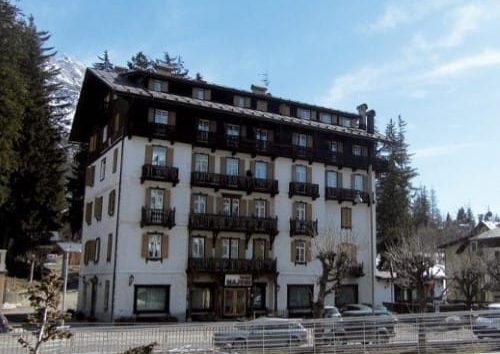 Hotel Majoni **** is comfortable and pleasant place in the centre of Cortina