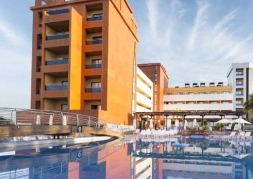 Be Live La Niña Experience Hotel **** is very close to the Pinta Beach