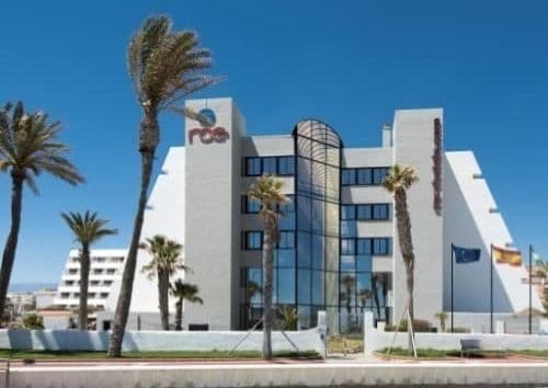 Hotel Roc Golf Trinidad **** is located at the beachfront of Playa Serena