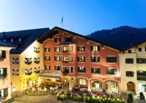 Hotel Tiefenbrunner **** is located in Kitzbühel's medieval pedestrian zone