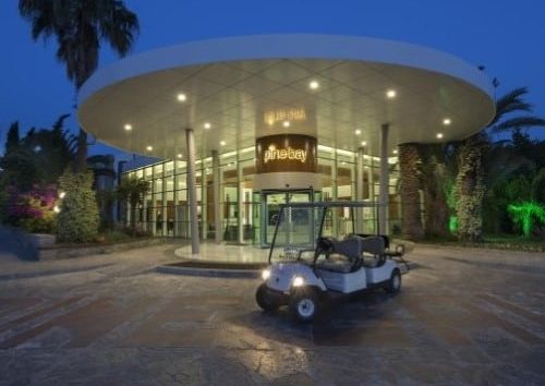 Pine Bay Holiday Resort ***** is situated by a gorgeous sandy beach