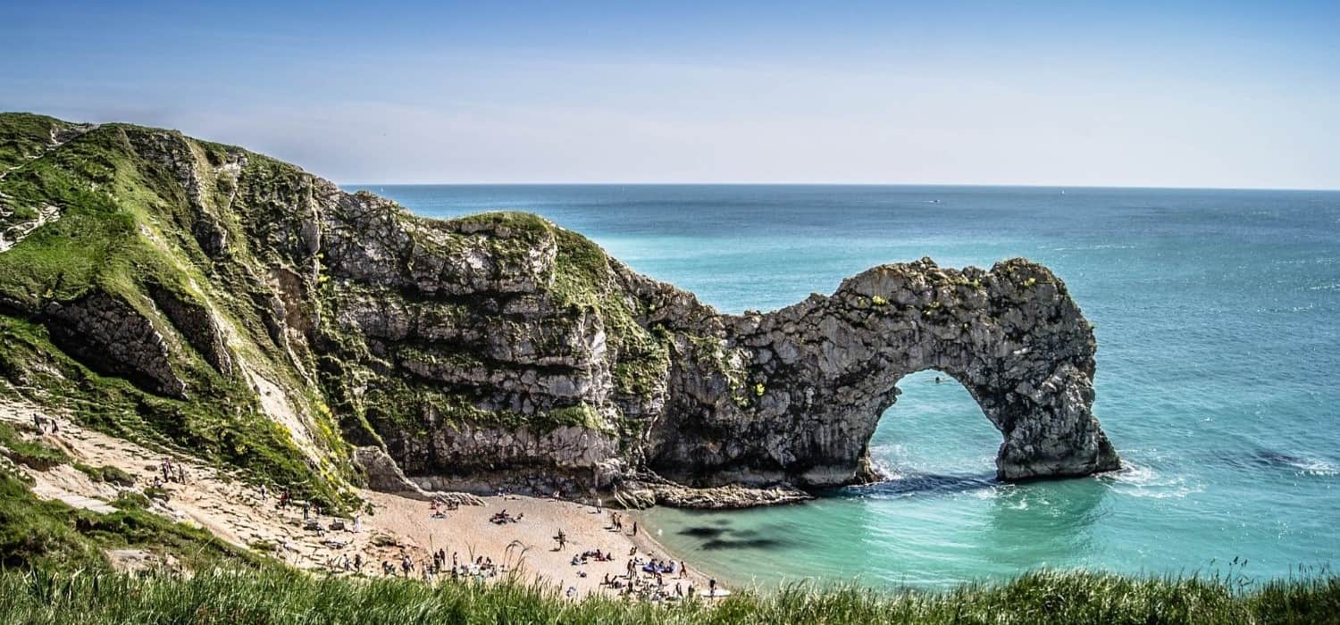 Durdle cliffs in UK. Travel with World Lifetime Journeys