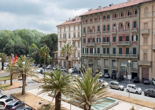 Hotel Residence Esplanade **** in Viareggio, Italy is close to Versilia beach