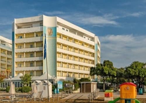 Luxor & Cairo Beach Resort **** in Lido di Jeso, Italy is located on seafront