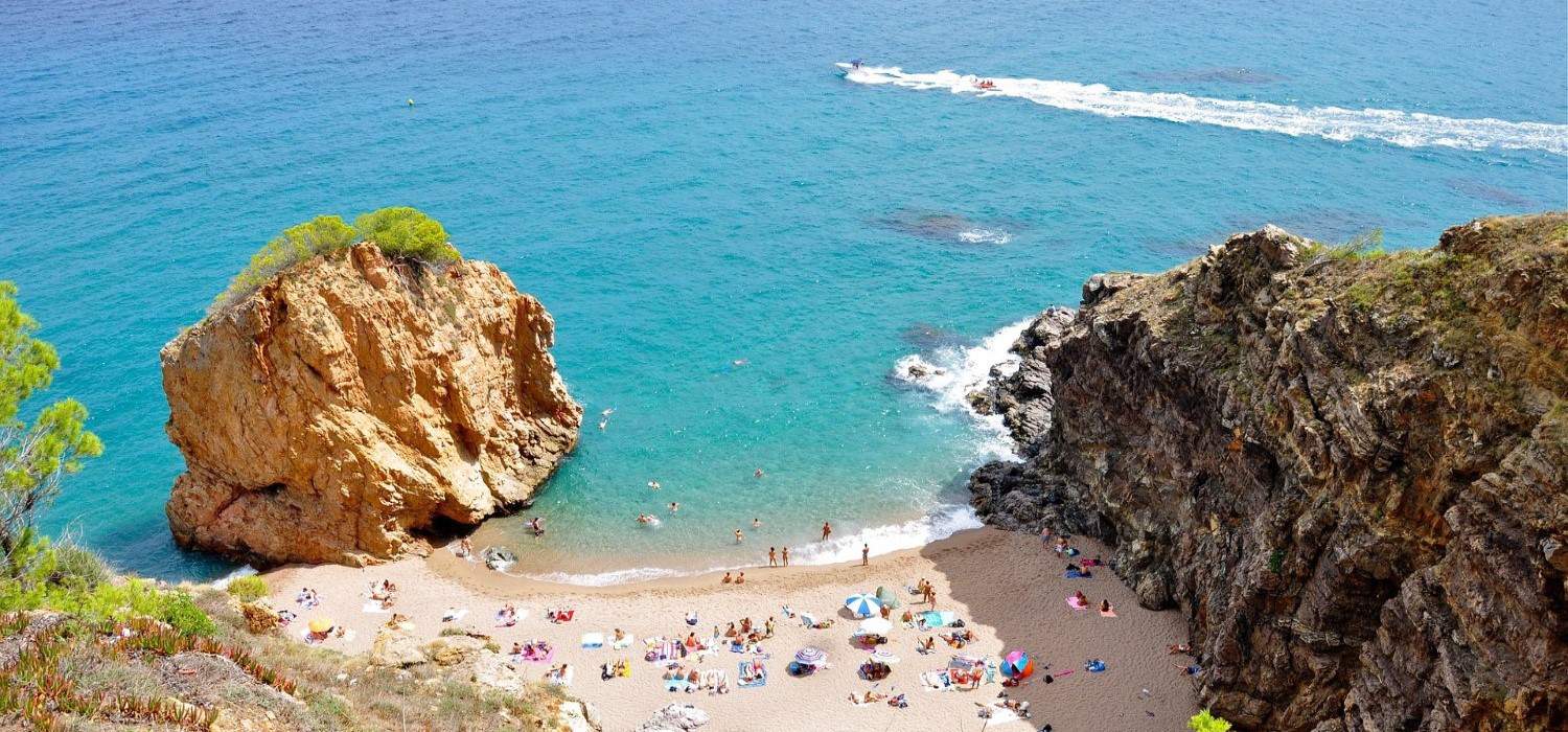 Relax at the seaside in Spain. Travel with World Lifetime Journeys