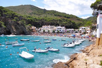 Sun and summer at the beach in Spain. Travel with World Lifetime Journeys