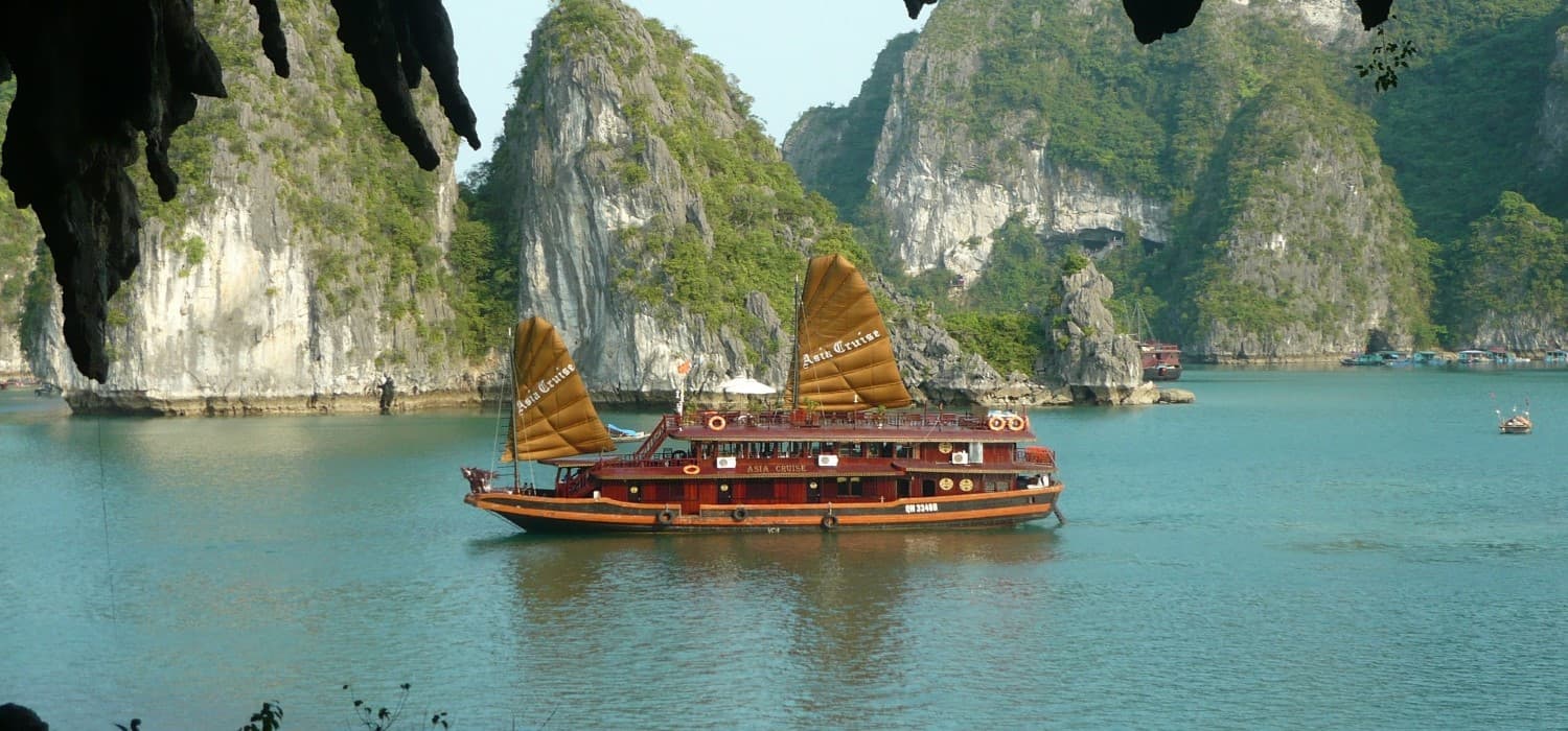 Asia cruises. Travel with World Lifetime Journeys