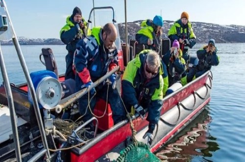 Day 7 Catch a Norwegian red king crab in Barents Sea. Travel with World Lifetime Journeys