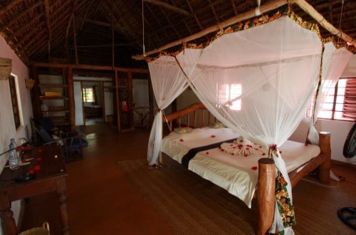 Double bedroom Che Che Vule Villa, Zanzibar. Travel with World Lifetime Journeys