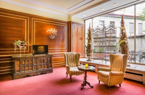 Lounge area at Hotel Prinz Eugen in Vienna, Austria. Travel with World Lifetime Journeys
