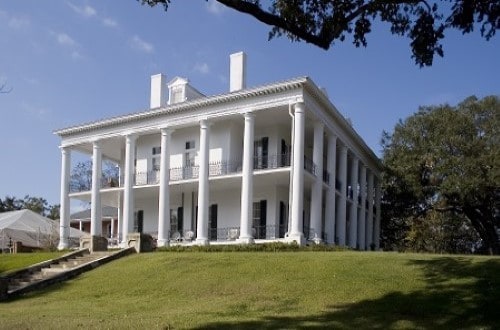 Natchez houses USA Southern Sights and Sounds. Travel with World Lifetime Journeys
