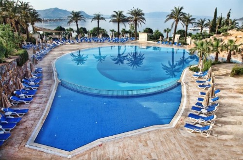Outside pool at Yasmin Bodrum Resort in Turkey. Travel with World Lifetime Journeys