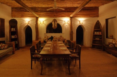 Sophisticated dining Che Che Vule Villa, Zanzibar. Travel with World Lifetime Journeys