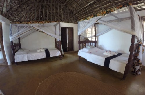 Twin beds Che Che Vule Villa, Zanzibar. Travel with World Lifetime Journeys