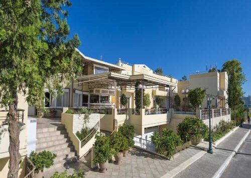 Veronica Hotel Apartments*** in Chania area is located in Kato Daratso
