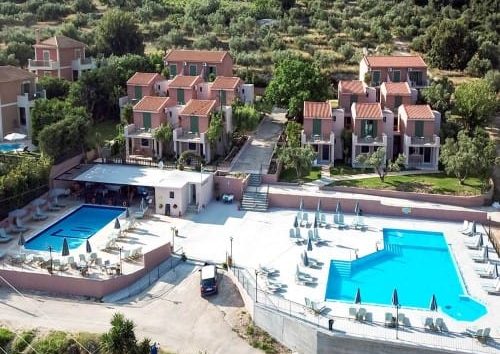 Lovides Studios *** in Kefalonia offers a conventional Greek getaway for all