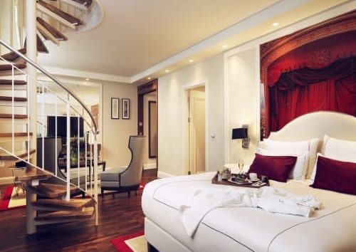 Titanic Gendarmenmarkt Berlin ***** is a luxury and lovely historic hotel