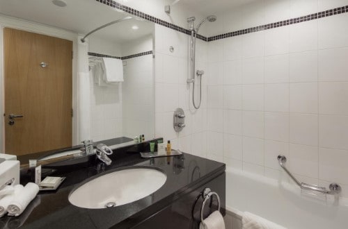 Ensuite bathroom at Hilton Dublin Airport in Ireland. Travel with World Lifetime Journeys