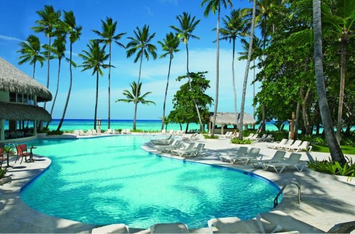 Wonderful swimming pool at Impressive Premium Resort. Travel with World Lifetime Journeys