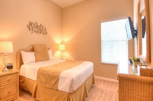 Apartment San Salvador Florida bedroom. Villa Holidays USA. Travel with World Lifetime Journeys