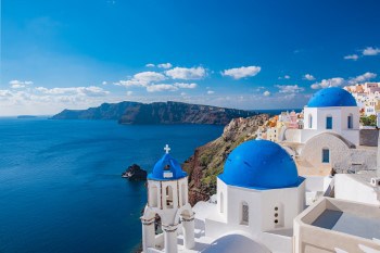 Oia village in Santorini, Greece. Travel with World Lifetime Journeys