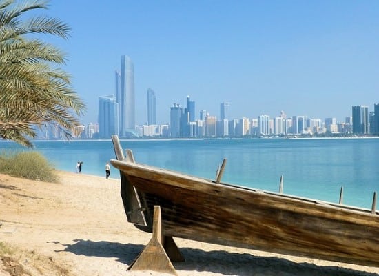 Beach holiday Dubai. Travel with World Lifetime Journeys