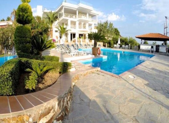 Family summer holidays Halkidiki Greece Glavas Inn. Travel with World Lifetime Journeys